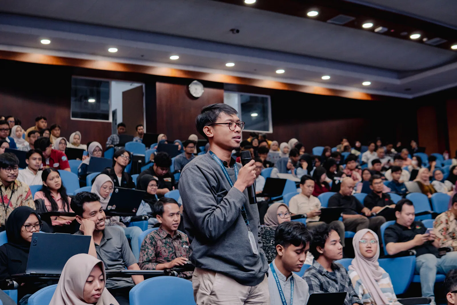 Auditorium Atmosphere